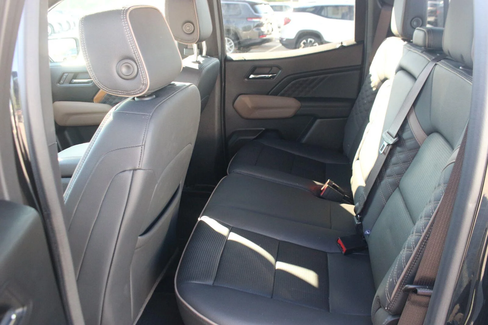 Used 2024 Onyx Black GMC Denali image 33