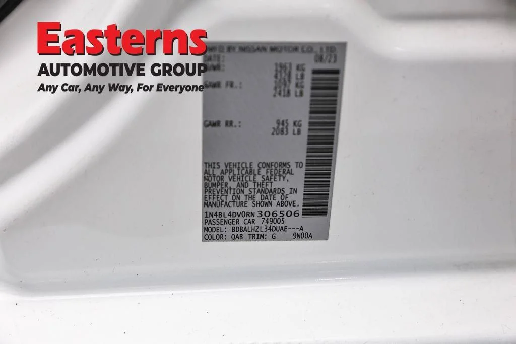 Used 2024 White Nissan 2.5 SV image 38
