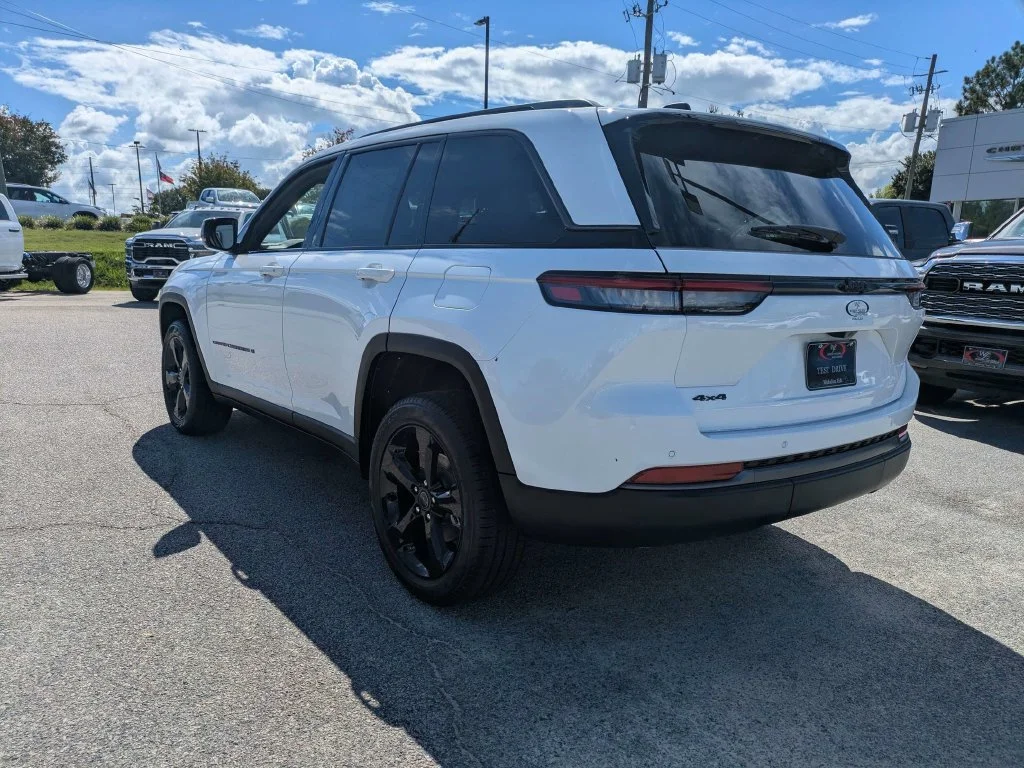 New 2027 Bright White Clear-Coat Paint Jeep  image 6