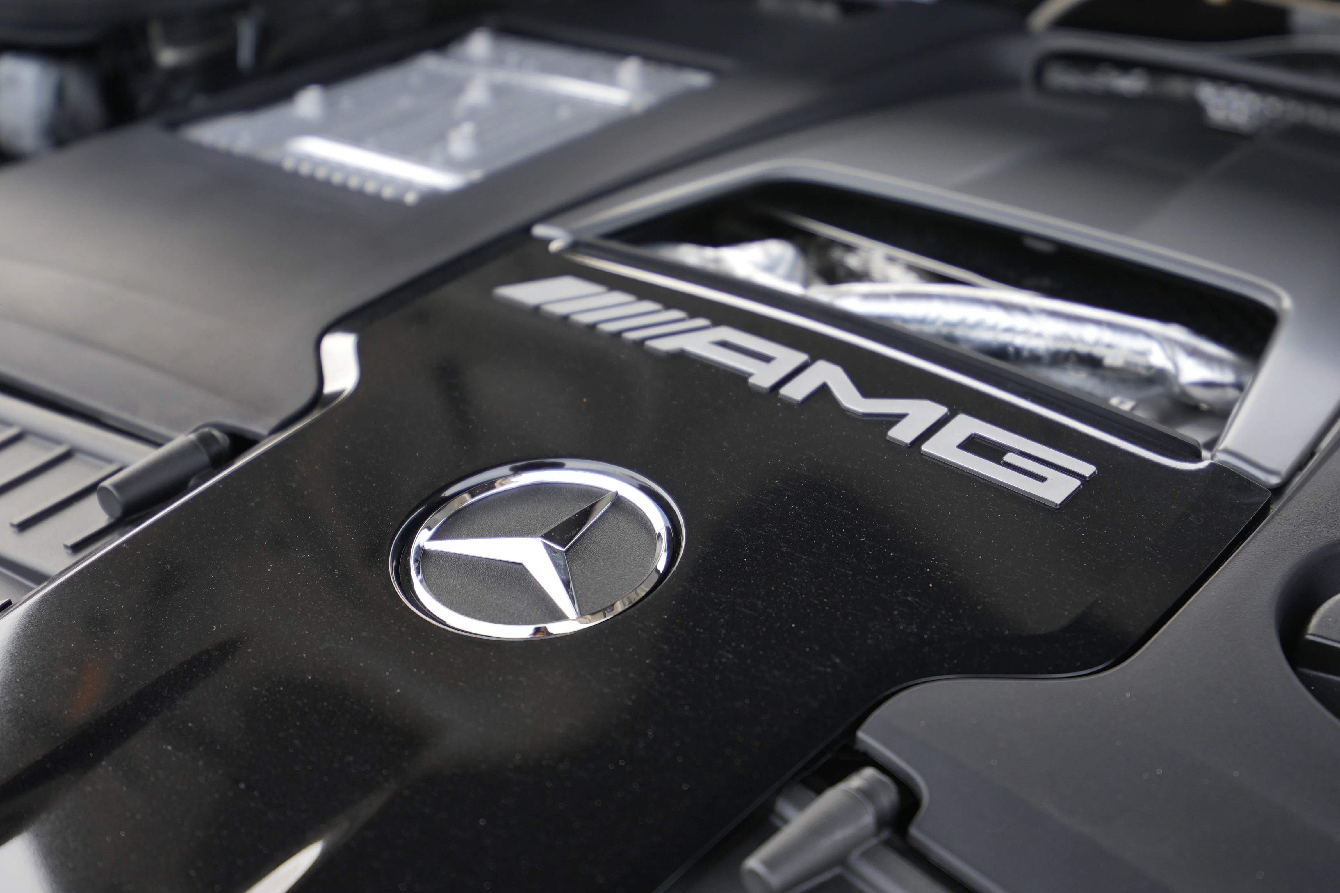 New 2026 MANUFAKTUR Alpine Grey Mercedes-Benz AMG® GLE 63 S image 18