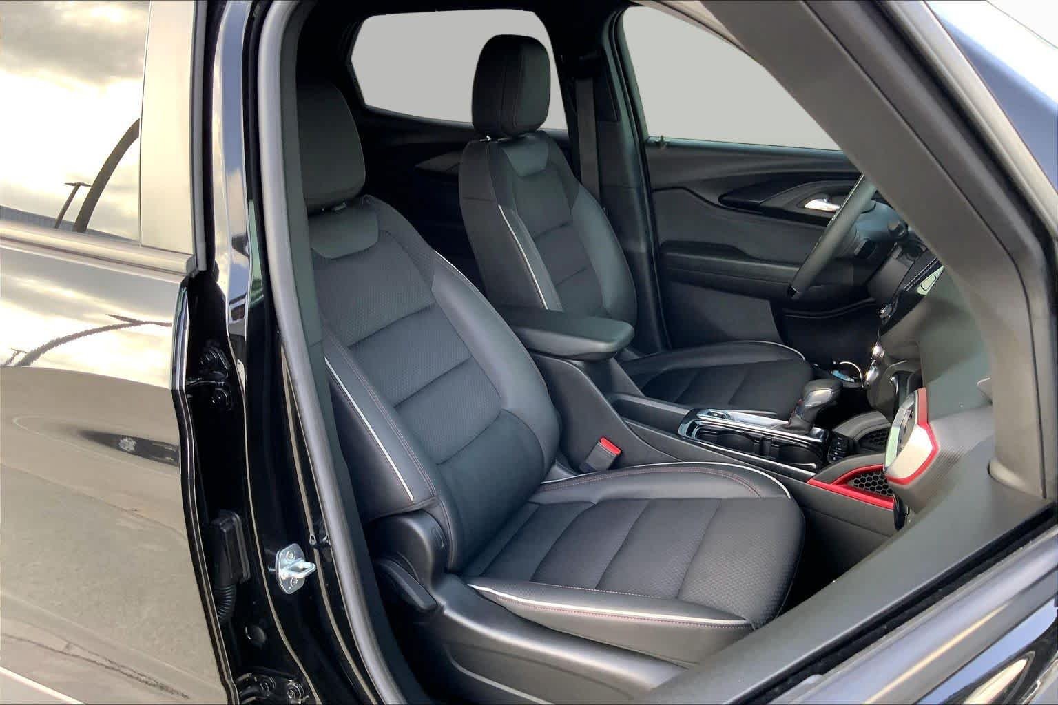 Used 2023 Mosaic Black Metallic Chevrolet RS image 9