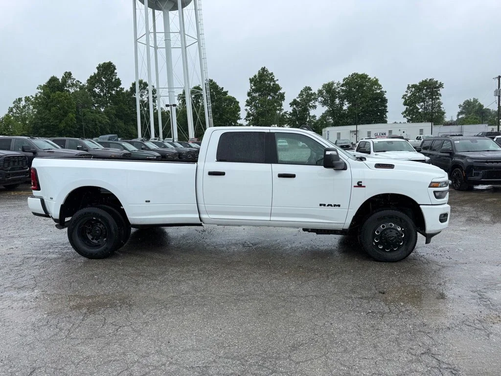 New 2026 Bright White Clear-Coat Exterior Paint RAM Big Horn image 5