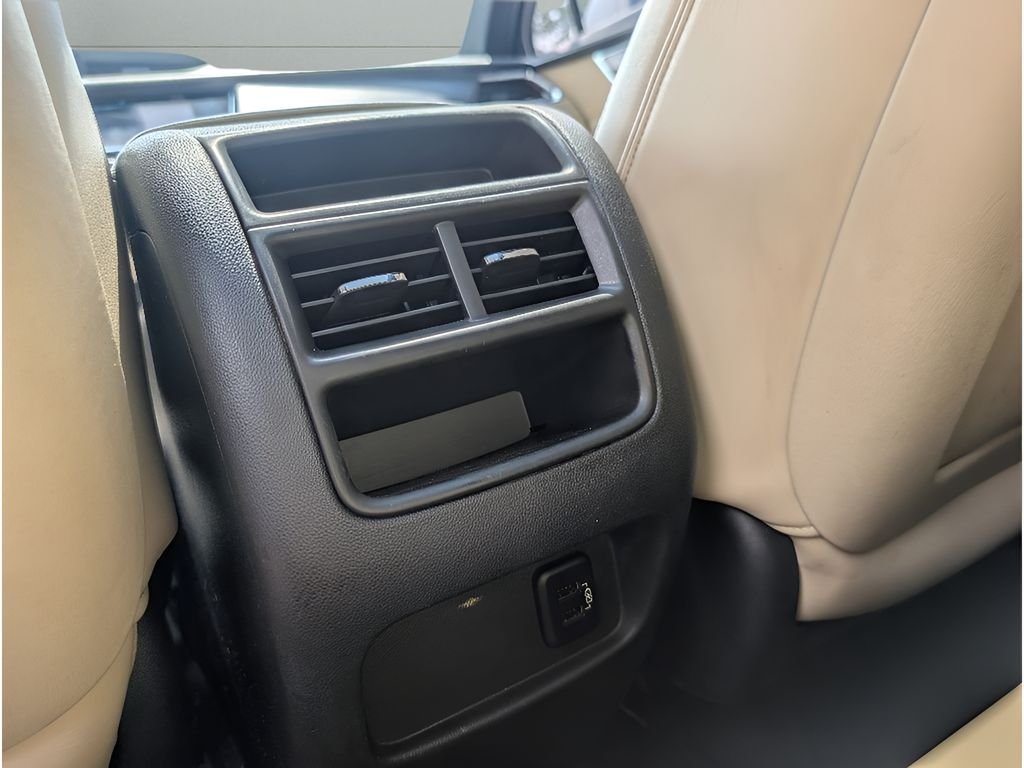 Used 2017 Crystal White Tricoat Cadillac Luxury FWD image 29