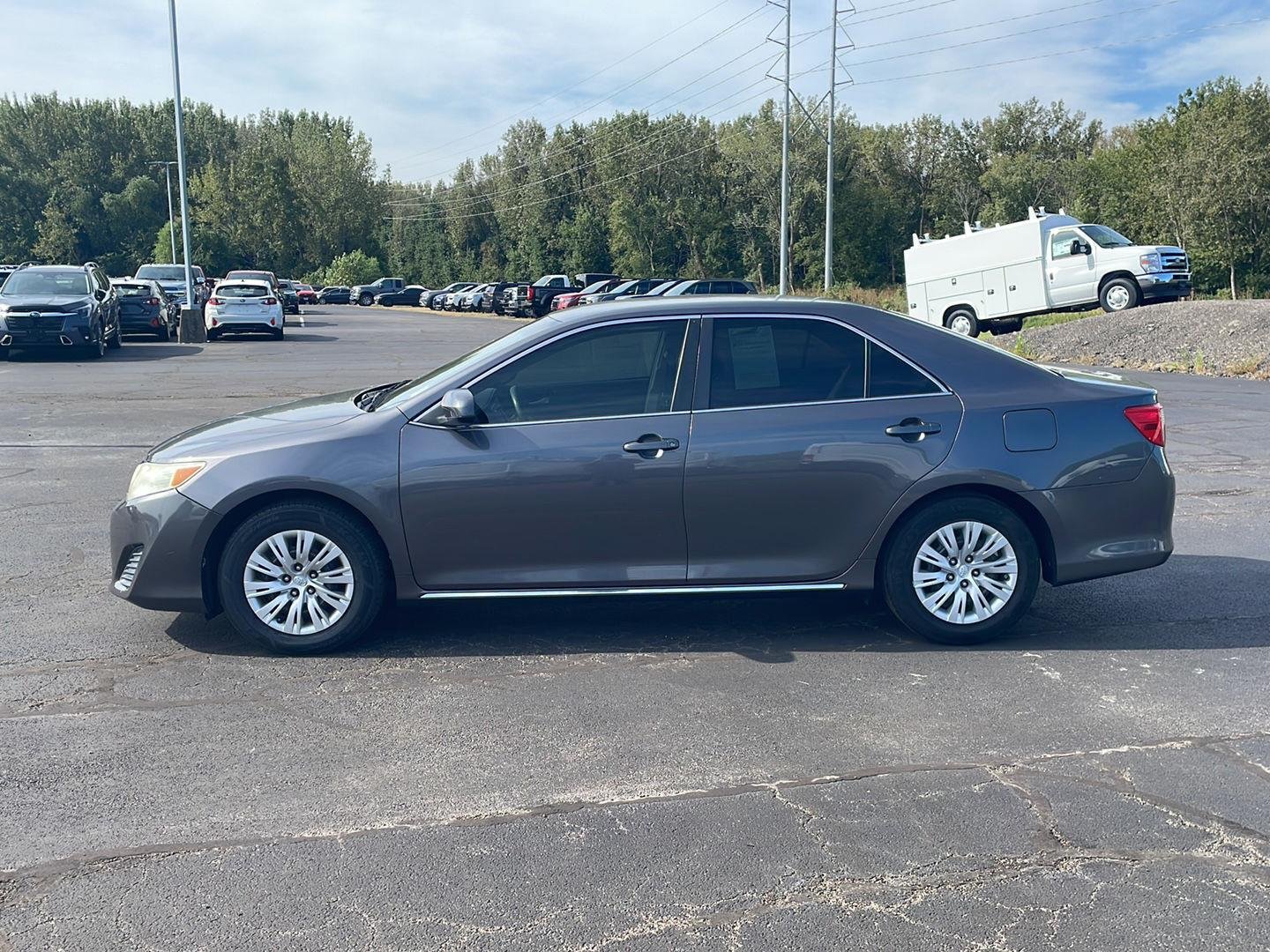 Used 2014 Toyota Camry LE with VIN 4T4BF1FKXER404883 for sale in East Peoria, IL