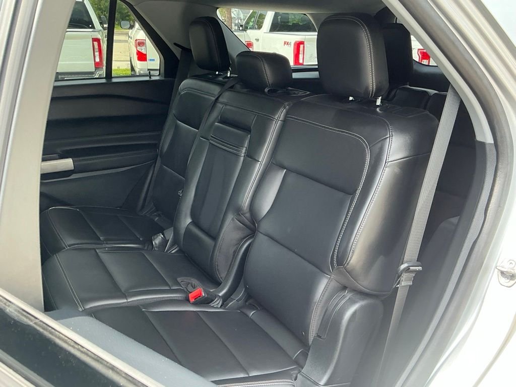 Used 2023 Silver Ford XLT image 29