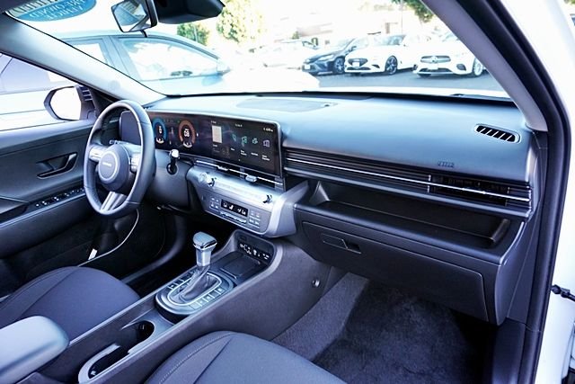 Used 2026 White Hyundai SEL Sport image 9