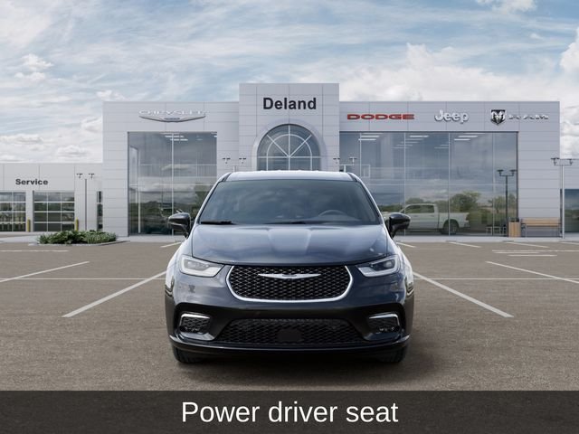 New 2026 Diamond Black Crystal Pearl-Coat Exterior Paint Chrysler Select image 7