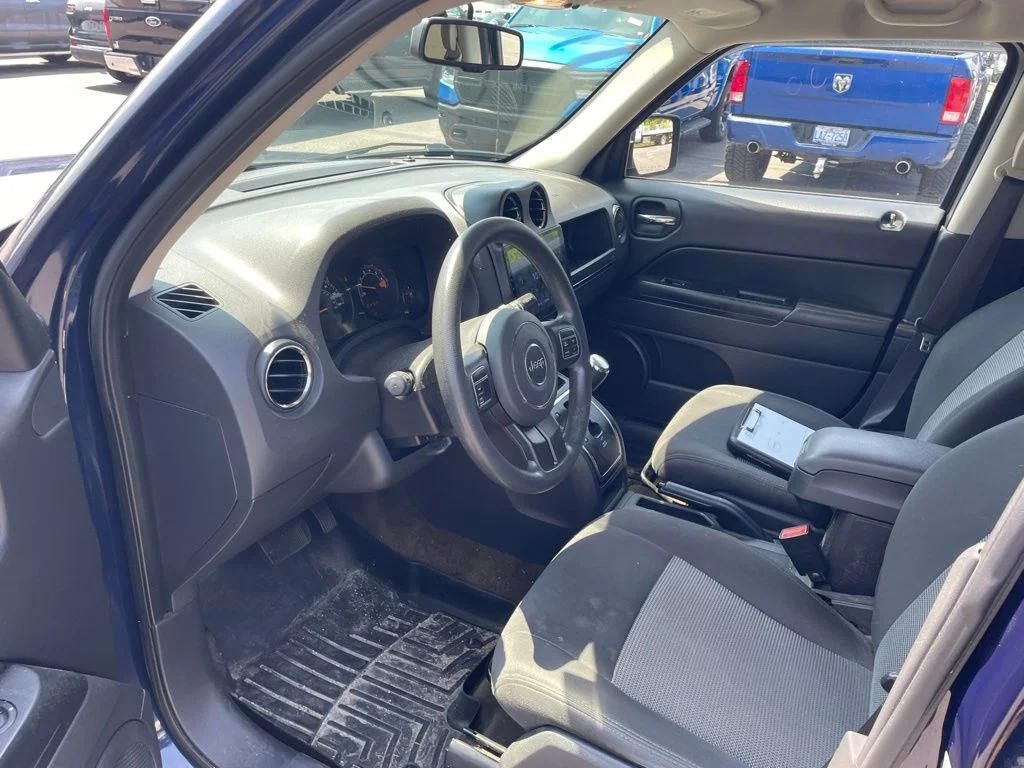 Used 2017 Blue Jeep Sport image 5