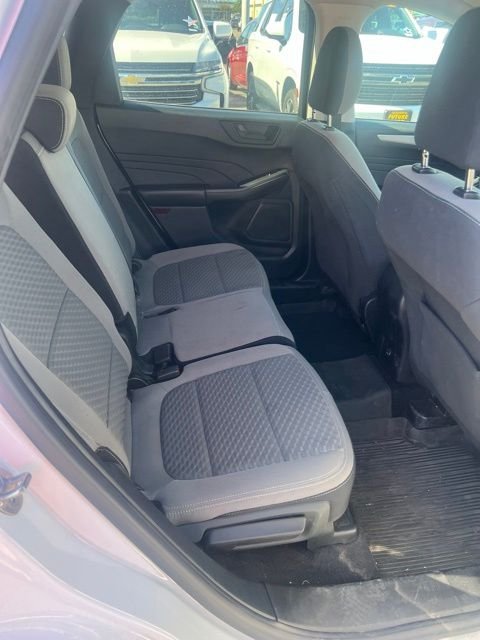 Used 2022 White Ford SE image 7