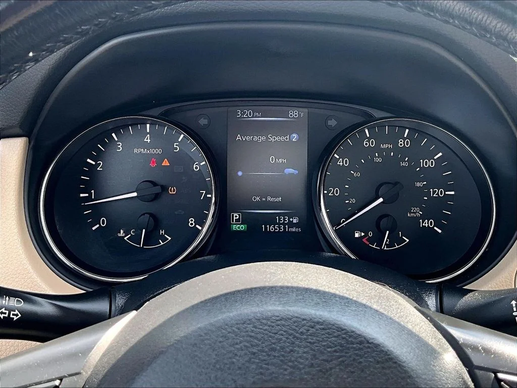 Used 2017 Red Nissan SL image 18