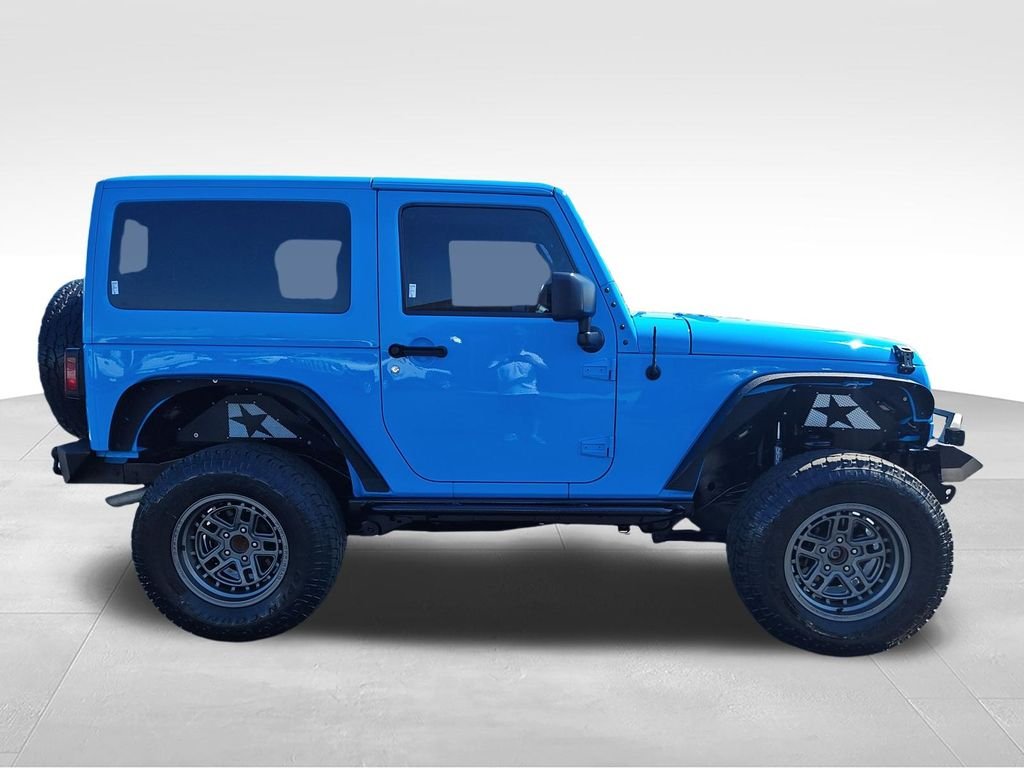 Used 2017 Blue Jeep Sahara image 6