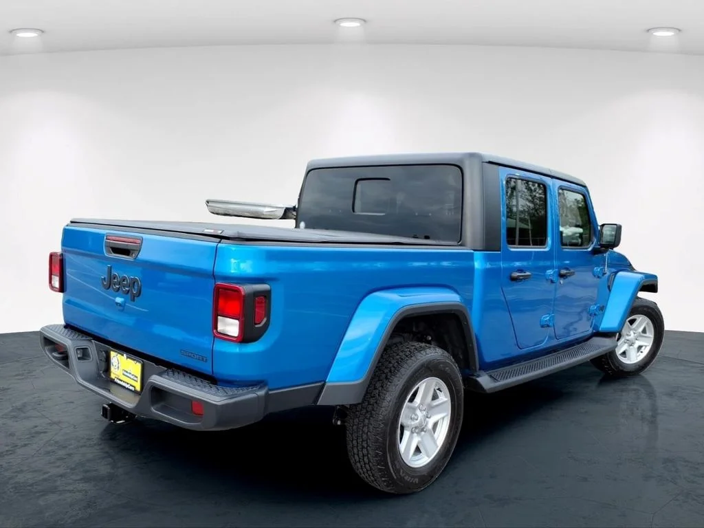 Used 2021 Blue Jeep Sport image 8