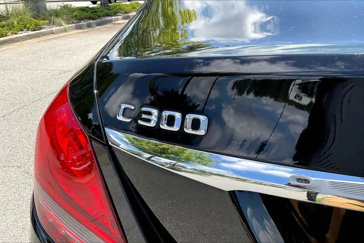 Used 2015 Obsidian Black Metallic Mercedes-Benz C 300 image 57