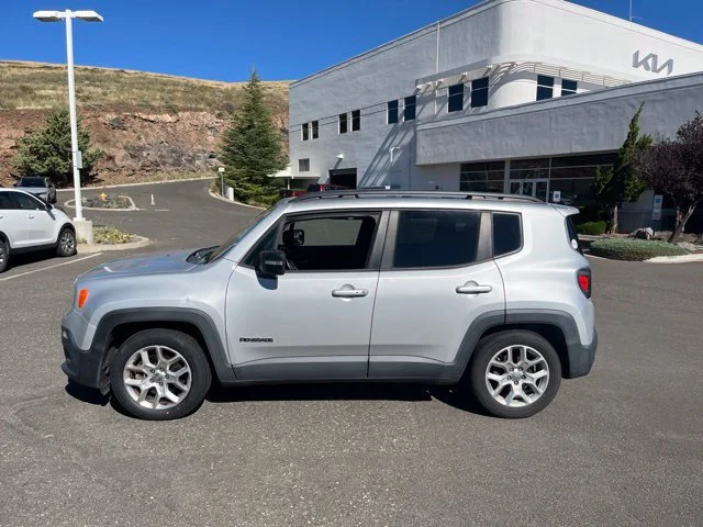 Used 2017 Glacier Metallic Jeep Latitude image 12