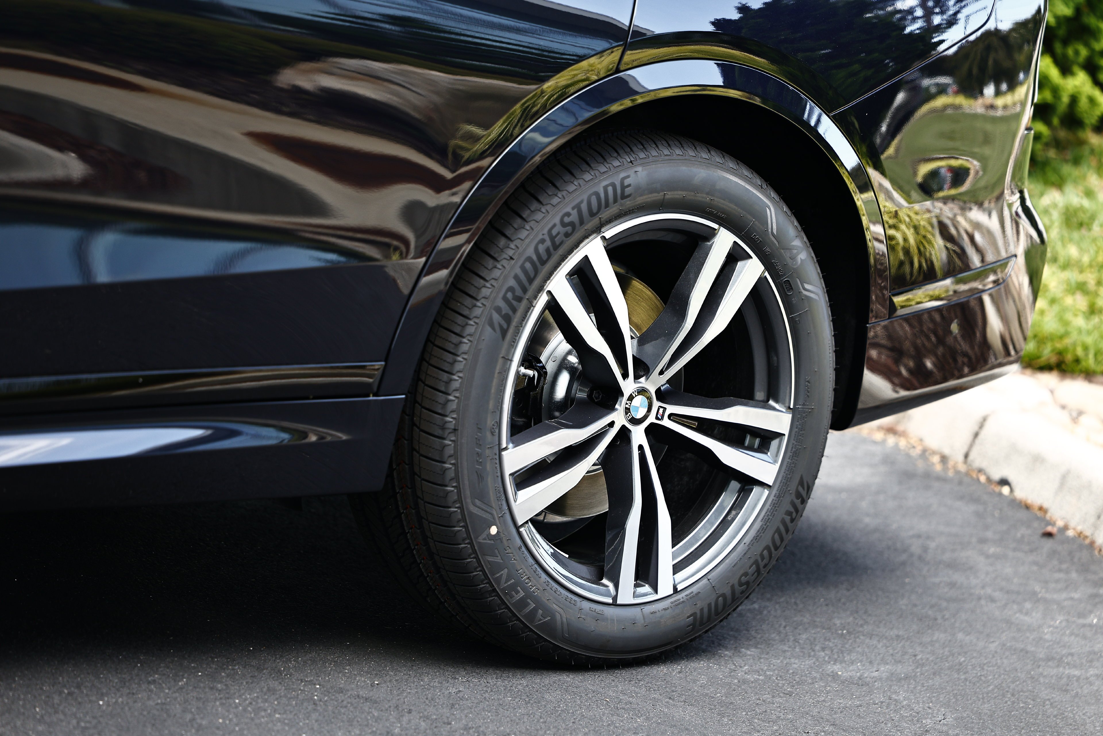 New 2027 Carbon Black Metallic BMW xDrive40i image 9