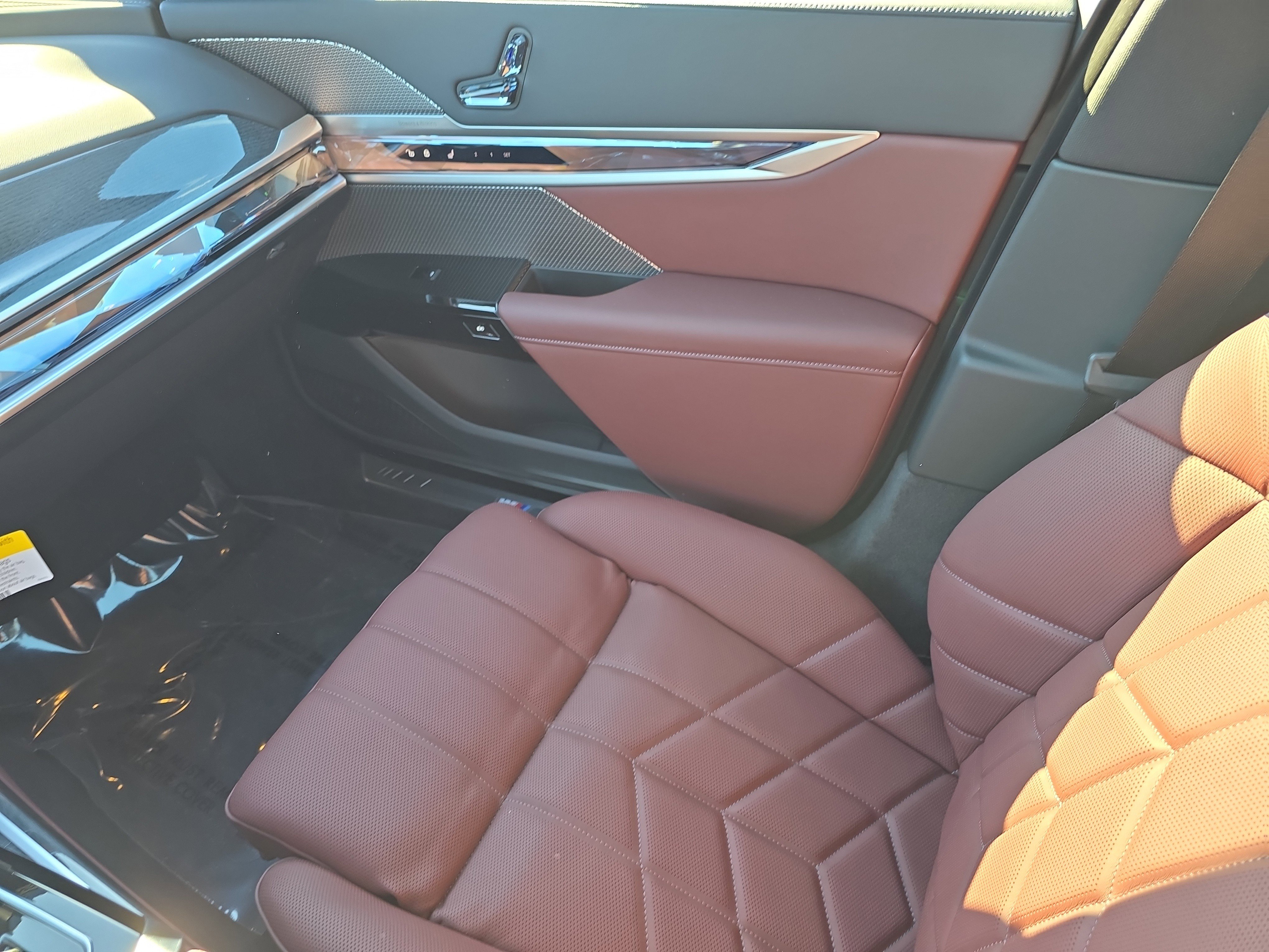 2026 BMW i7 50 - Photo 15