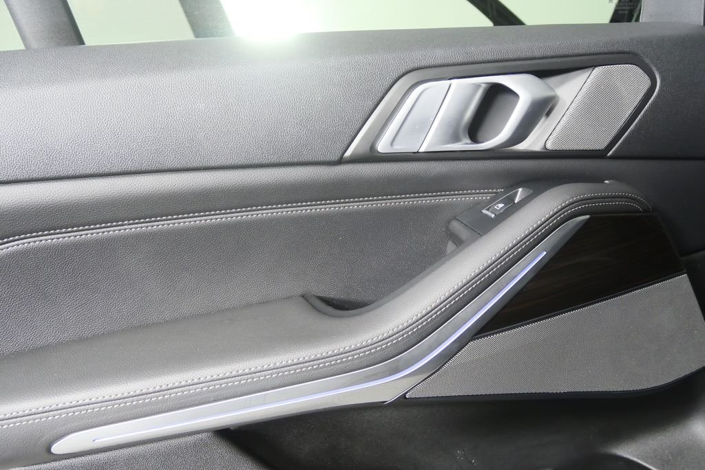 Used 2019 Gray Metallic BMW xDrive40i image 13