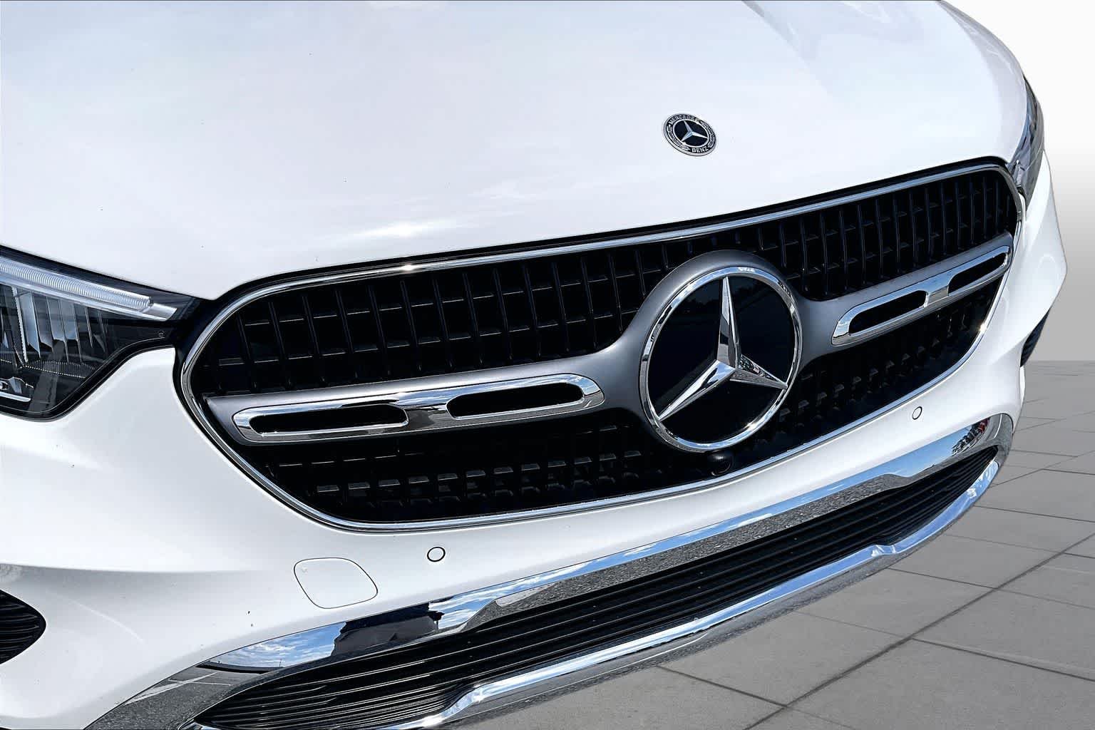 Used 2025 Polar White Mercedes-Benz GLC 300 image 30