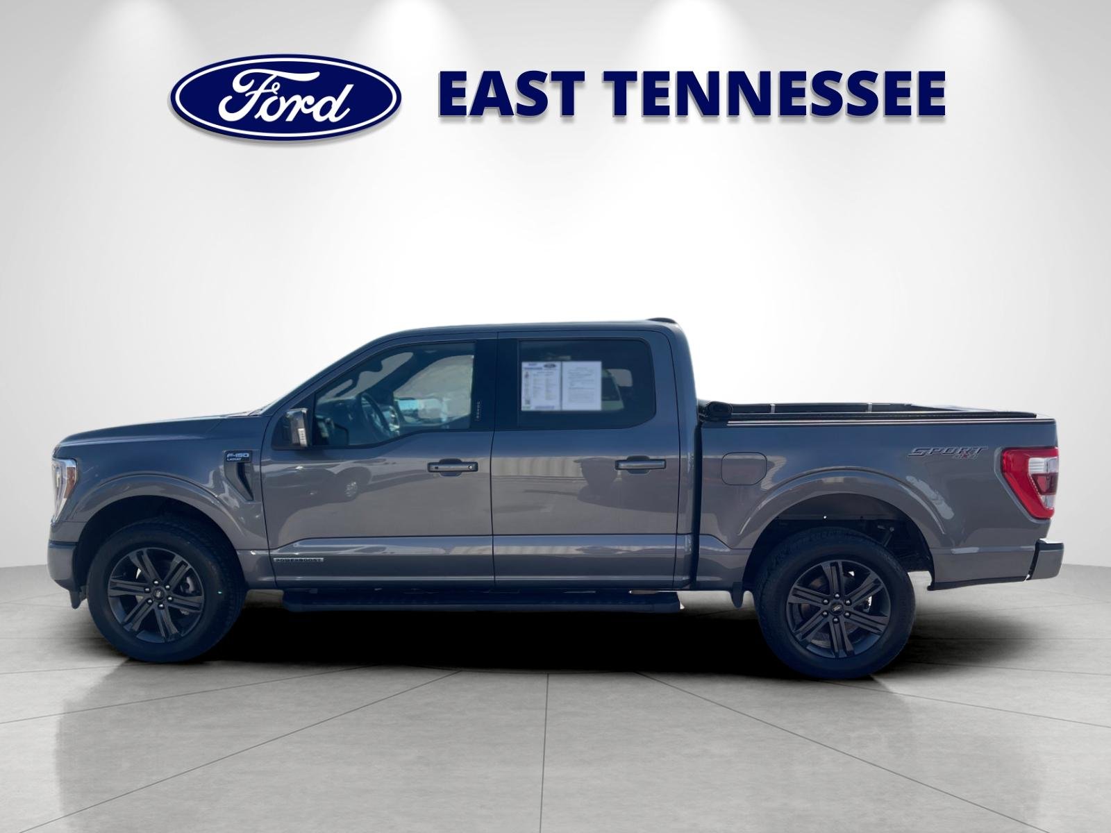 Used 2023 Gray Metallic Ford Lariat image 6