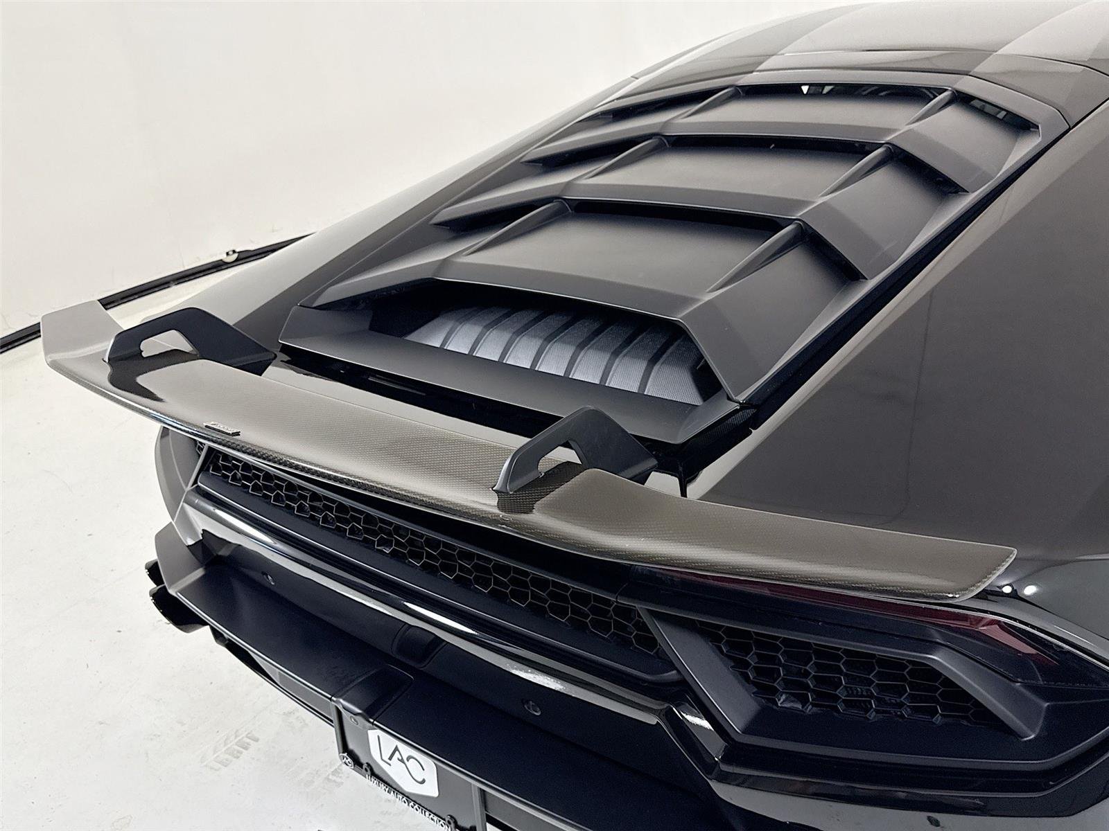 Used 2018 Arancio Borealis Pearl Effect Lamborghini  image 32