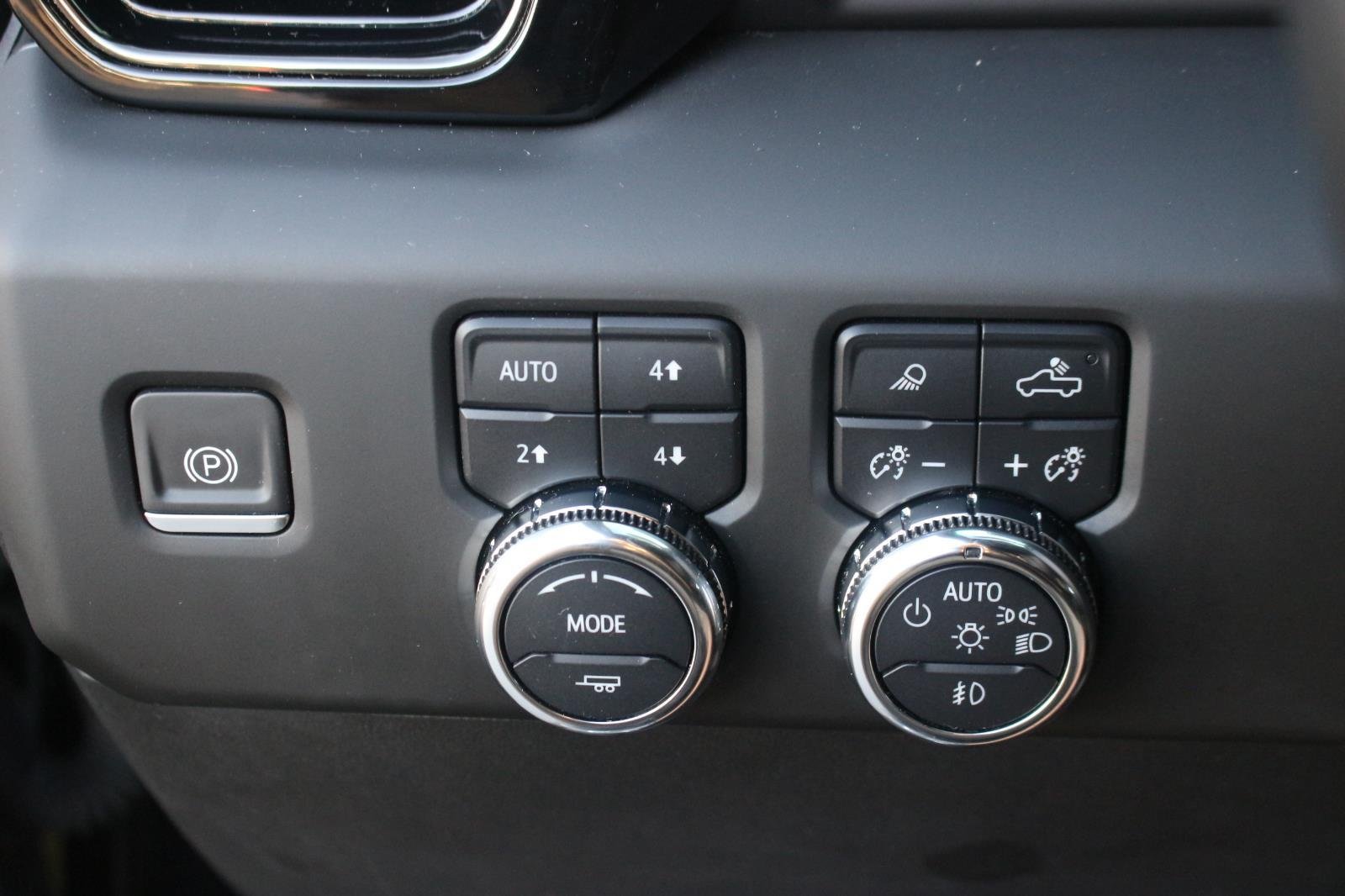 Used 2024 Onyx Black GMC AT4 image 31