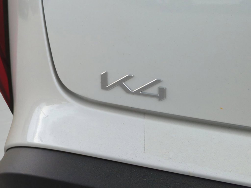 New 2026 Snow White Pearl Kia LXS image 13