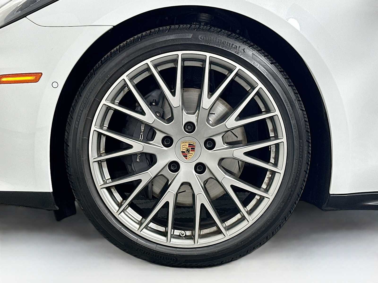 Certified Used 2024 Carrara White Metallic Porsche 4 image 31