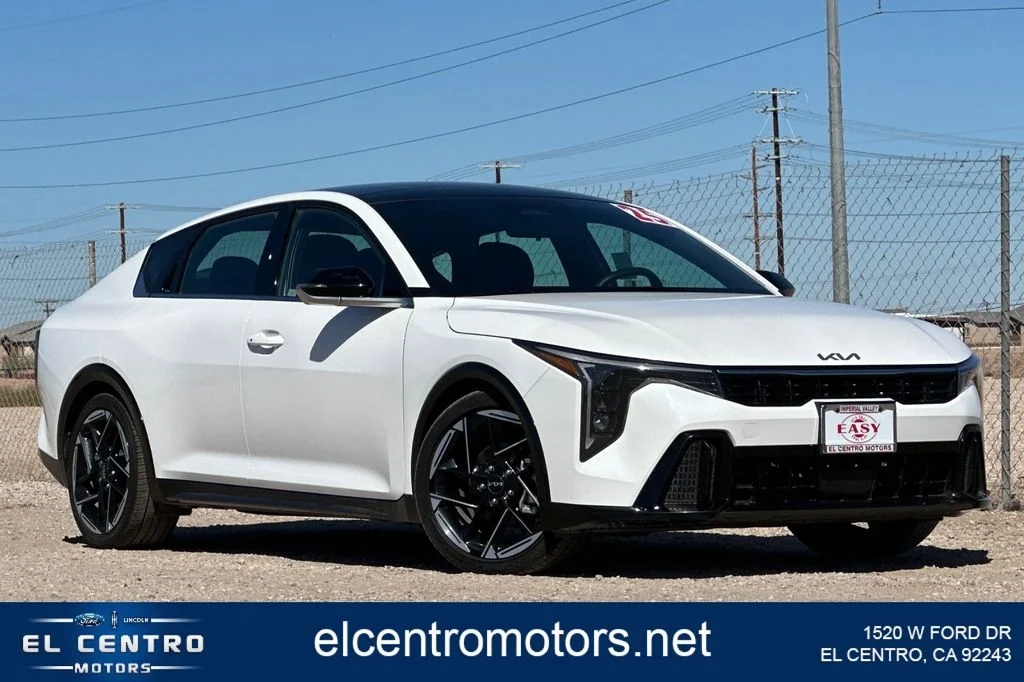 2025 Kia K4 GT-Line AT's photo