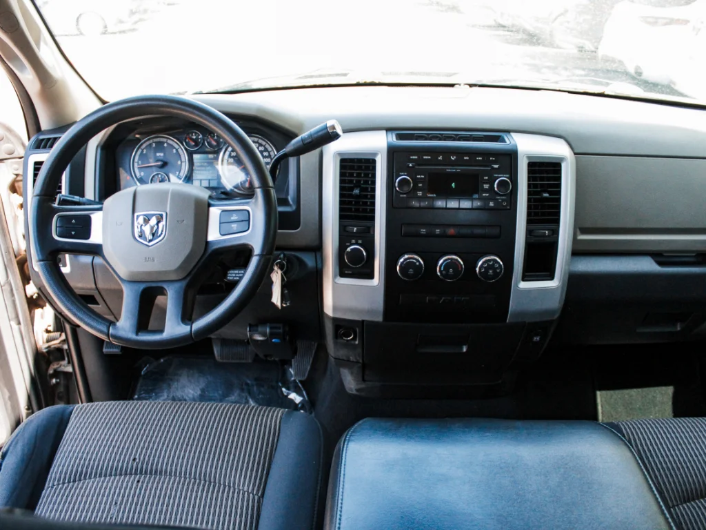 Used 2009 Mineral Gray Metallic Clearcoat Dodge SLT image 21