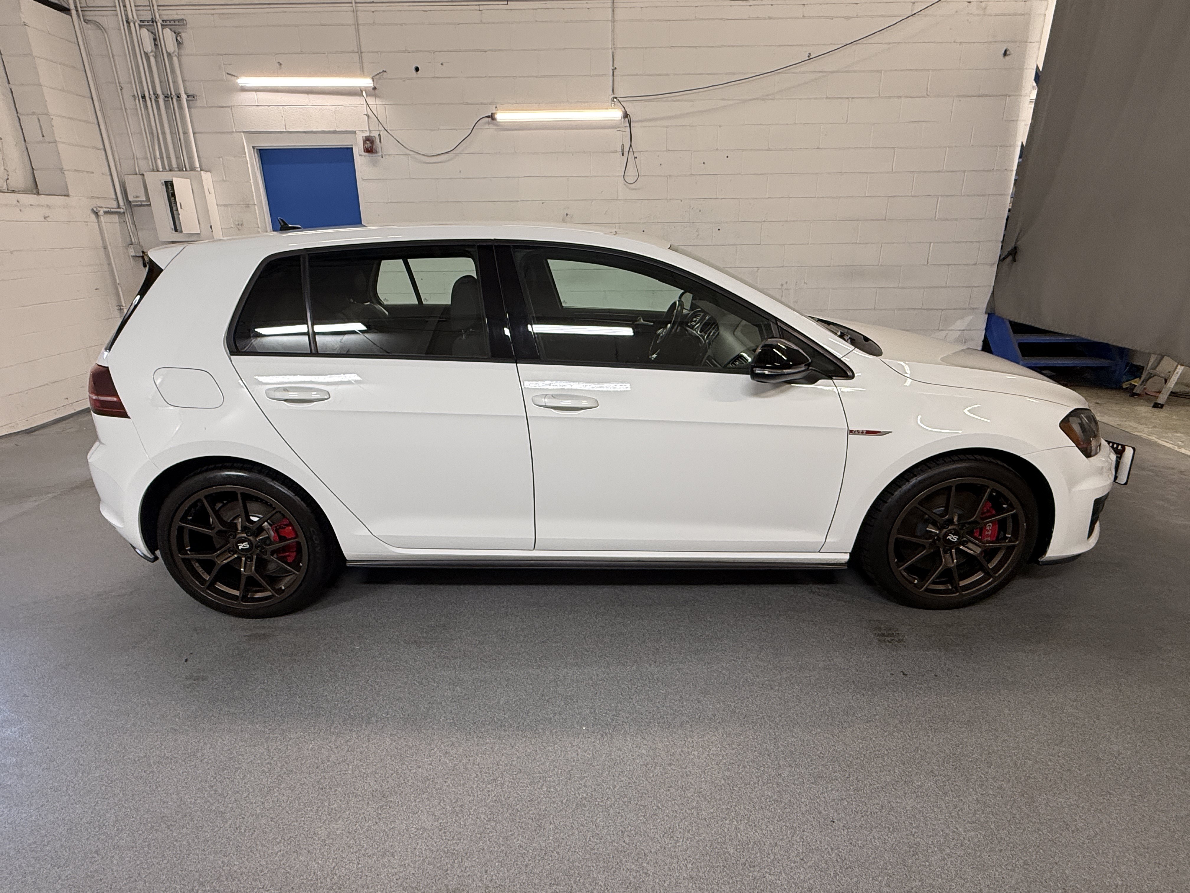 Used 2017 Pure White Volkswagen Sport image 10