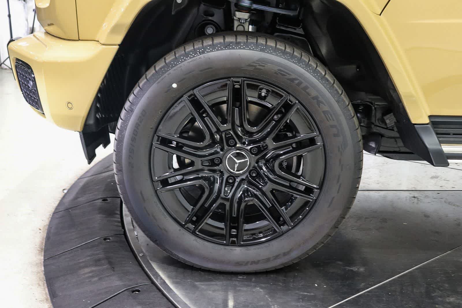 New 2026 MANUFAKTUR Desert Sand non-metallic Mercedes-Benz G 580e image 9