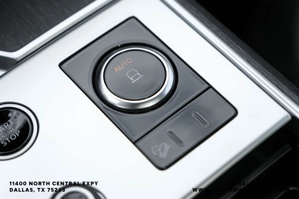 Used 2023 Silver Land Rover SE image 25