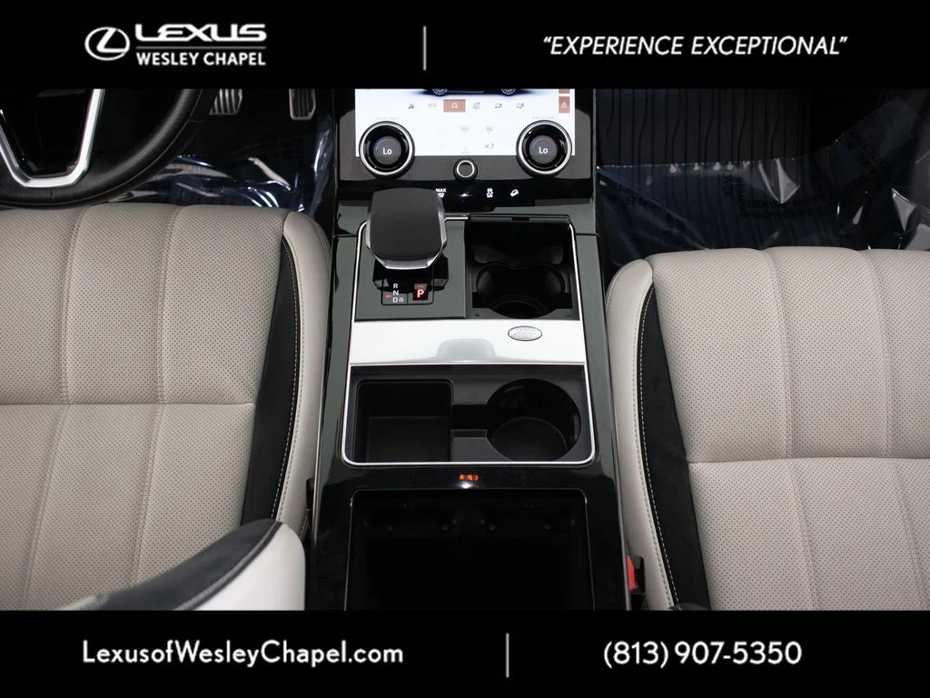 Used 2021 Silver Land Rover R-Dynamic S image 19
