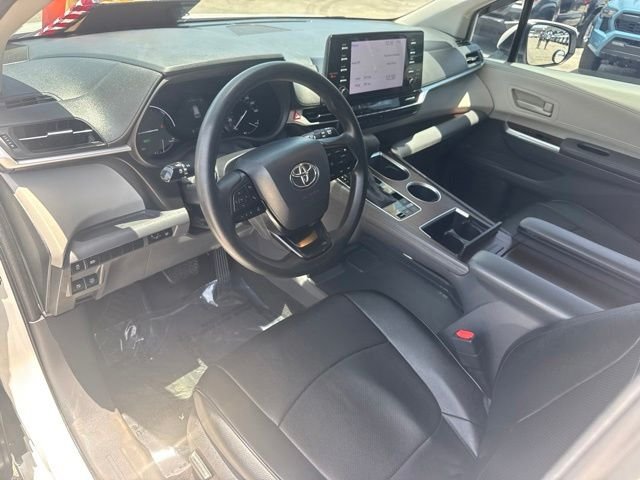 2022 Toyota Sienna LE - Photo 10