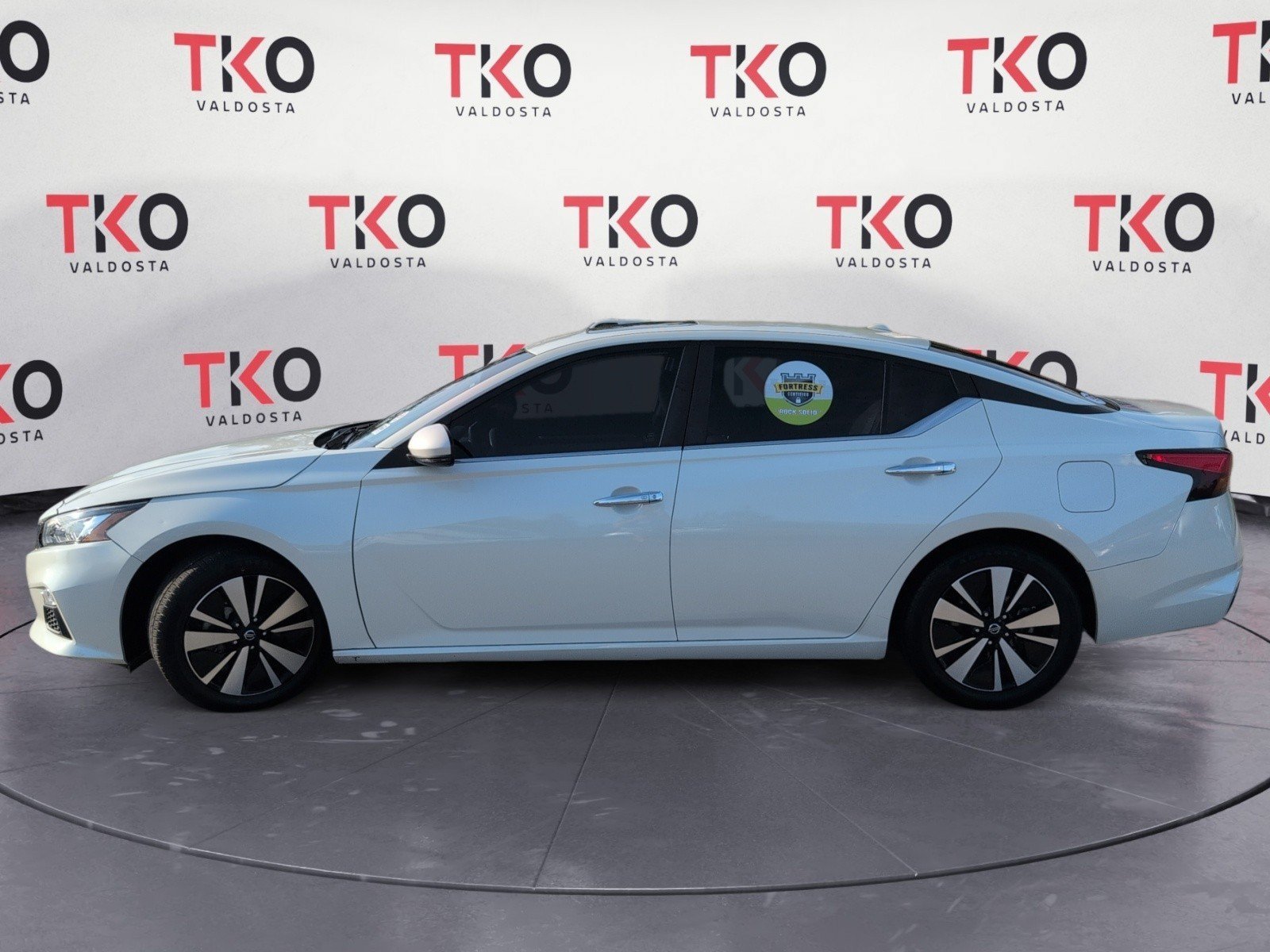 Used 2022 Pearl White Tricoat Nissan 2.5 SV image 10