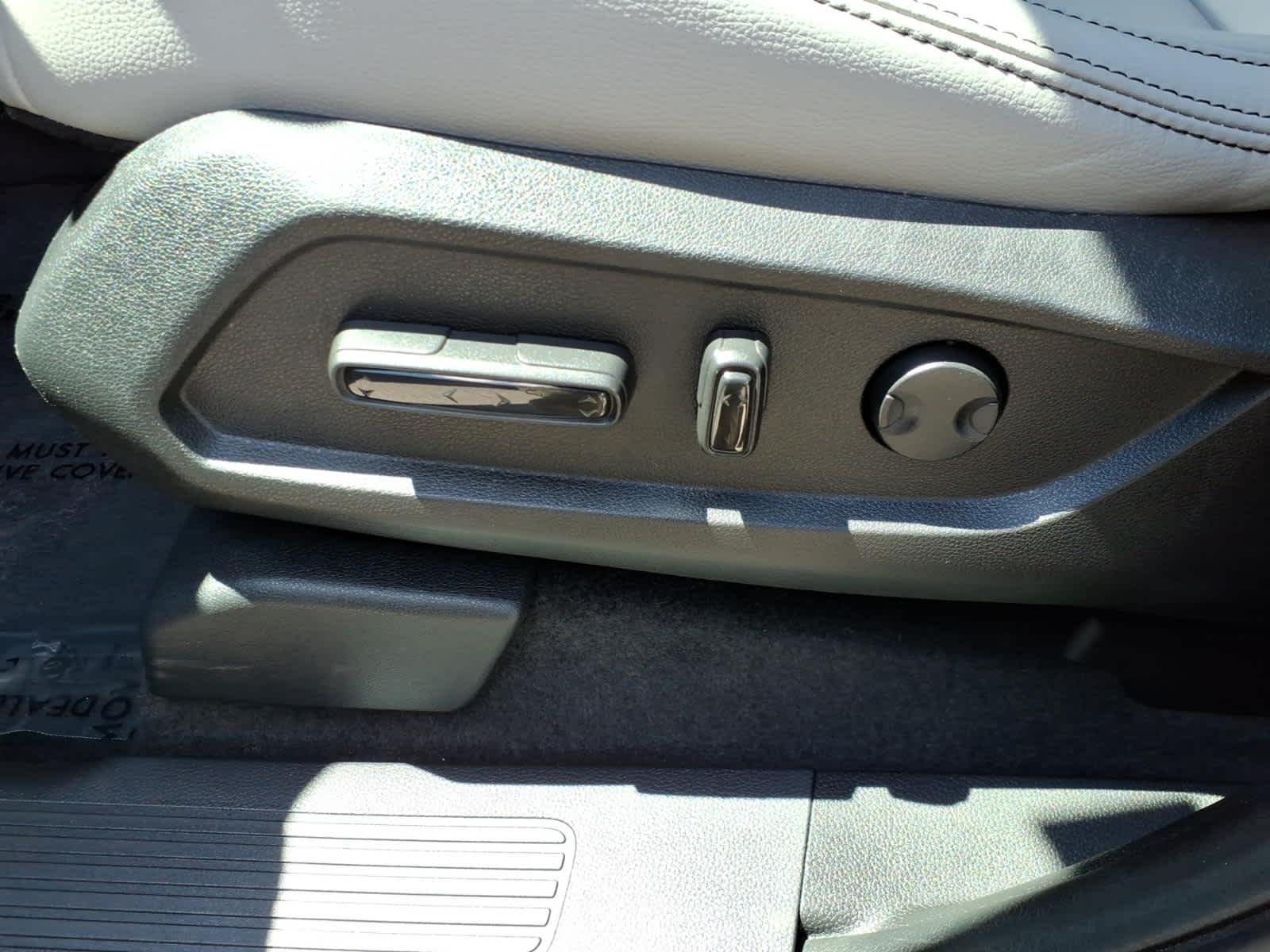 2023 Honda Pilot Touring - Photo 17