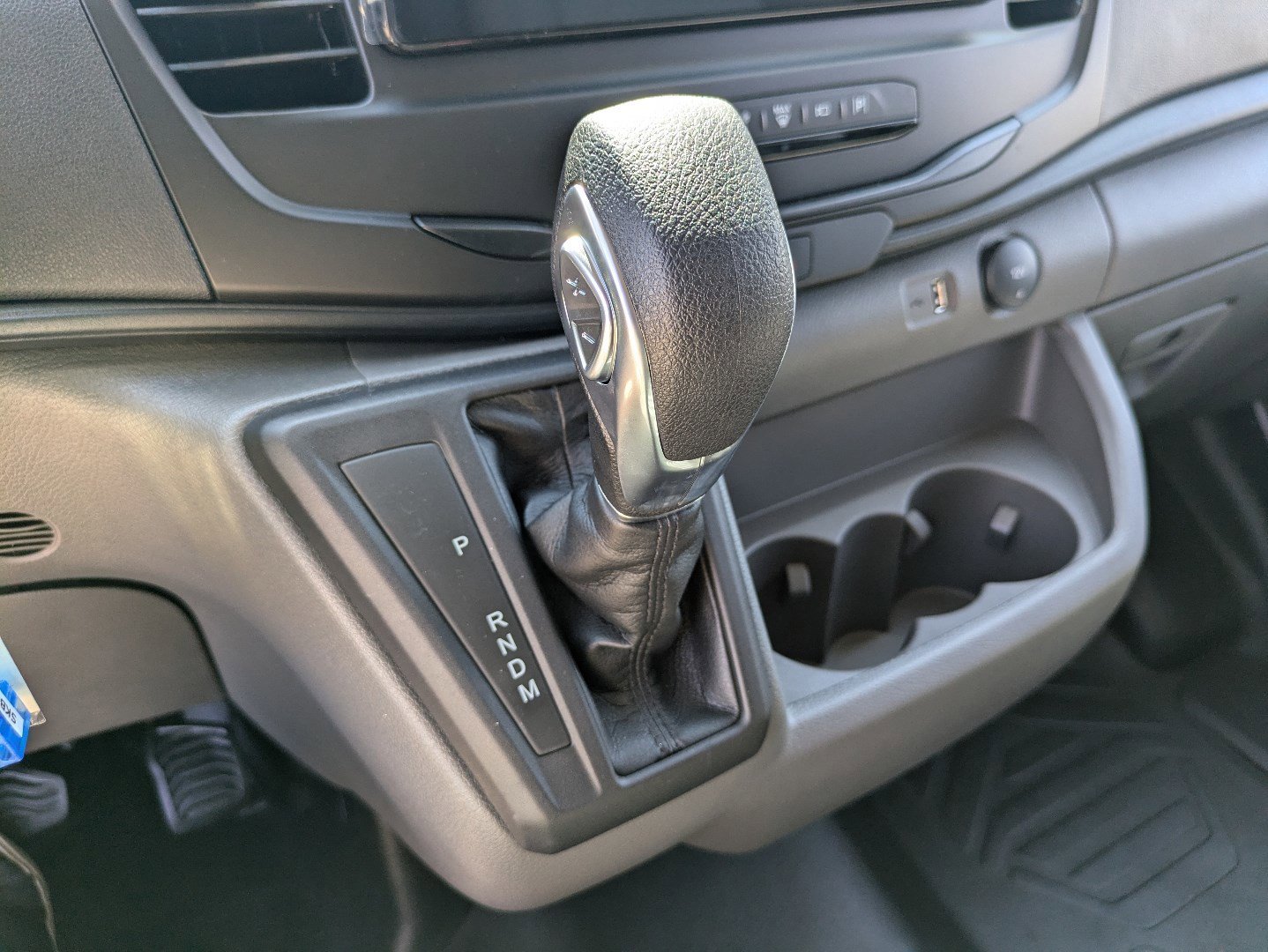 2025 Ford Transit Passenger Van XL - Photo 10