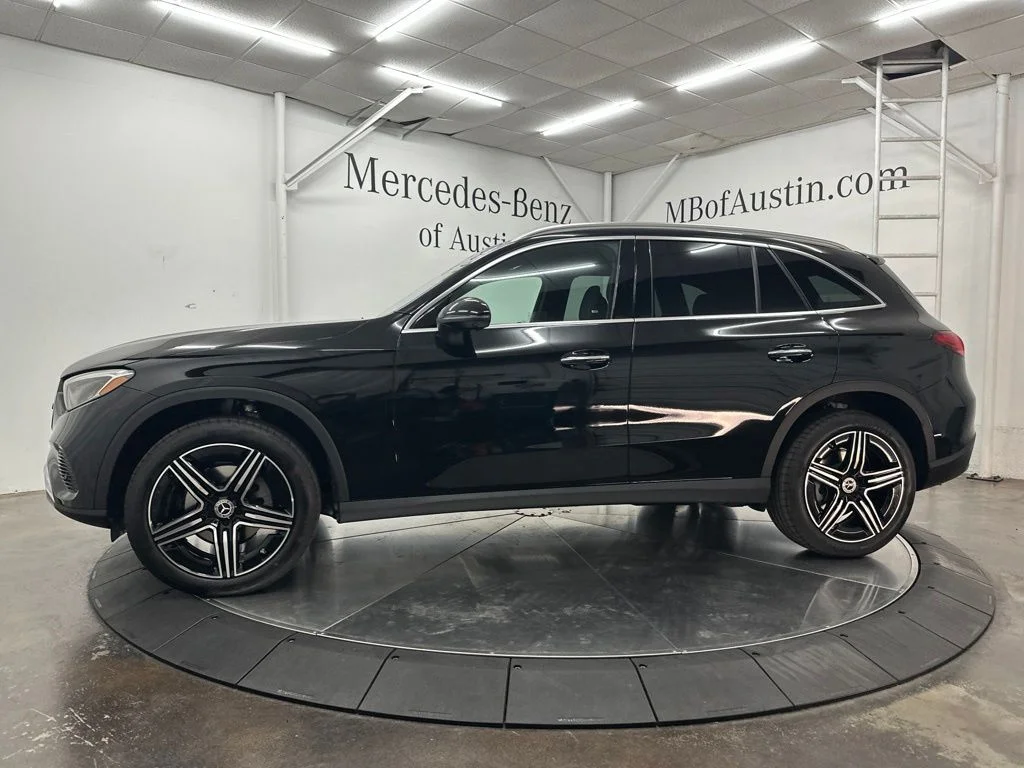 New 2026 Black Mercedes-Benz GLC 300 image 4