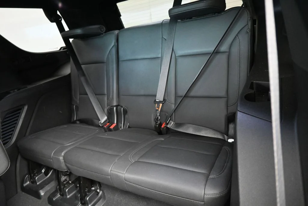 Used 2023 Iridescent Pearl Tricoat Chevrolet LT image 40