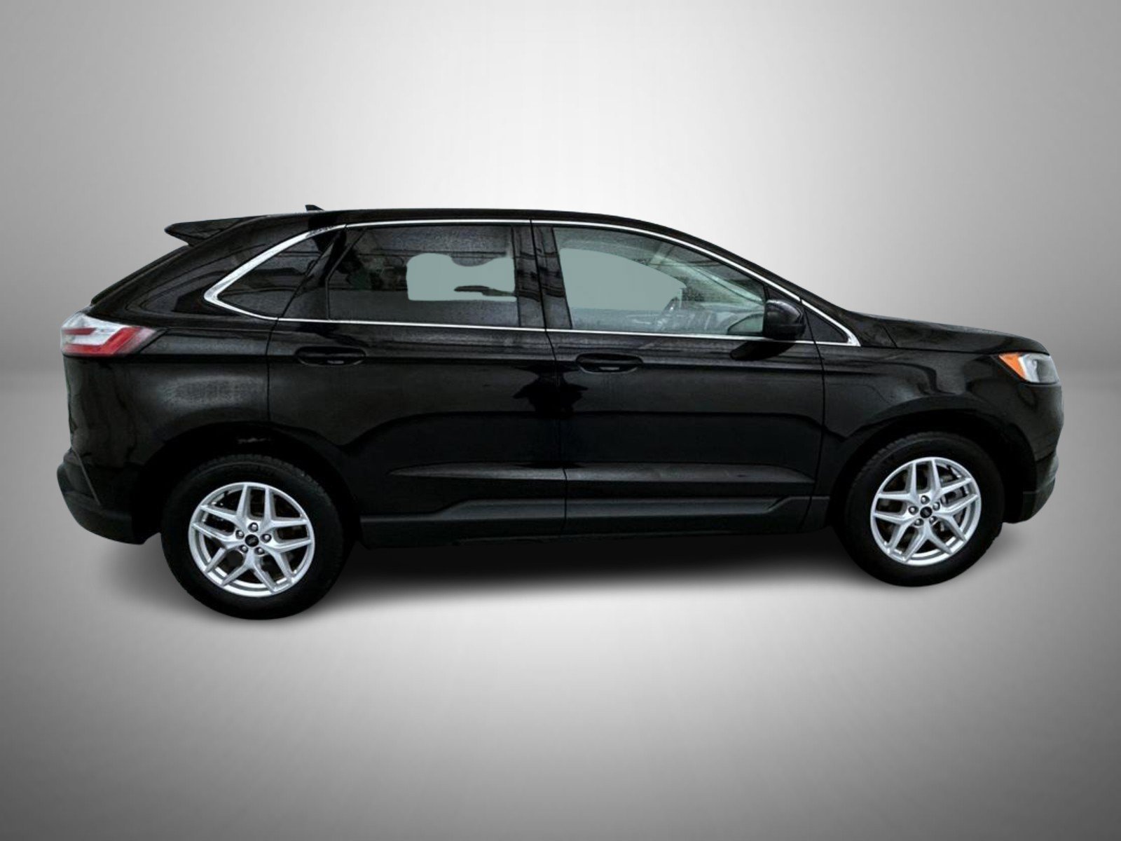 Used 2024 Black Ford SEL image 4