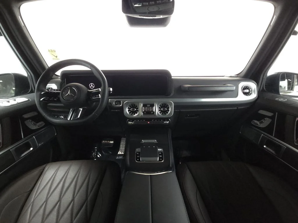 Certified Used 2025 MANUFAKTUR Dark Olive Green Magno Mercedes-Benz G 580 image 27