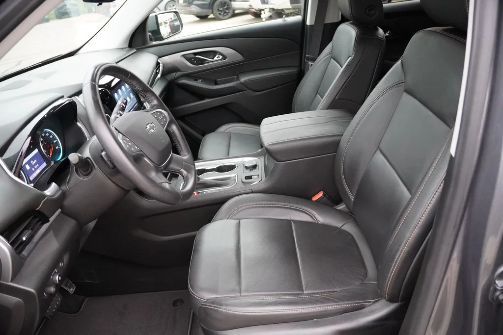 Used 2020 Satin Steel Metallic Chevrolet RS image 4