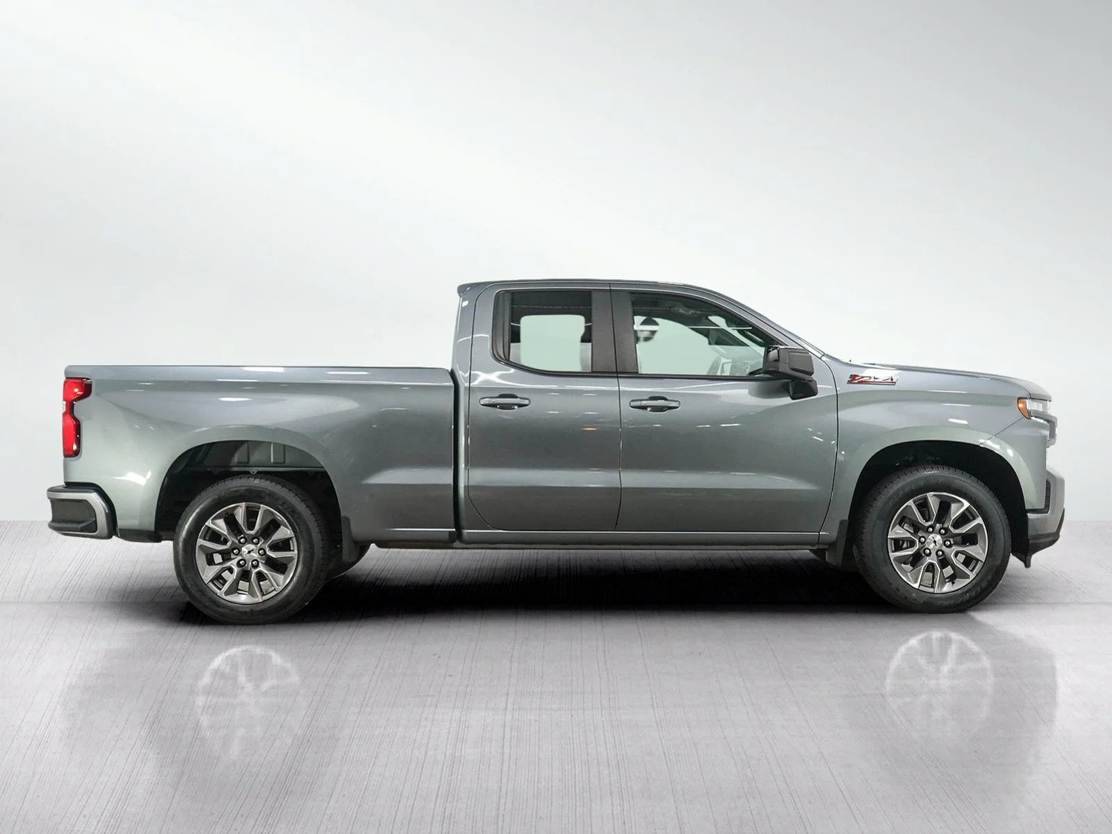 Used 2019 Satin Steel Metallic Chevrolet RST image 6