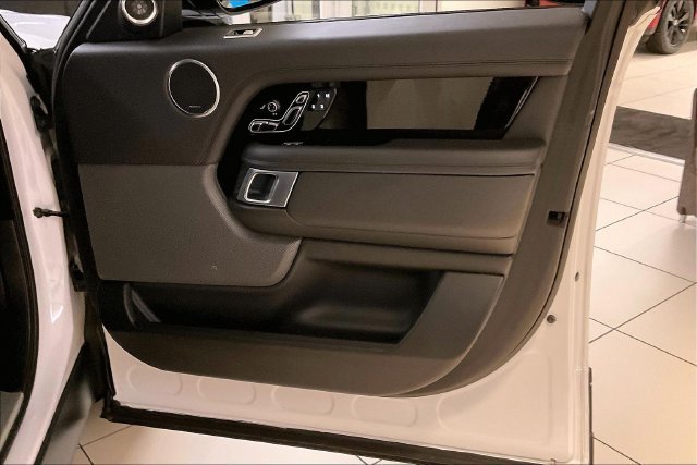 Used 2021 White Land Rover Westminster image 30