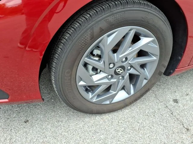 Used 2024 Red Hyundai SEL image 15