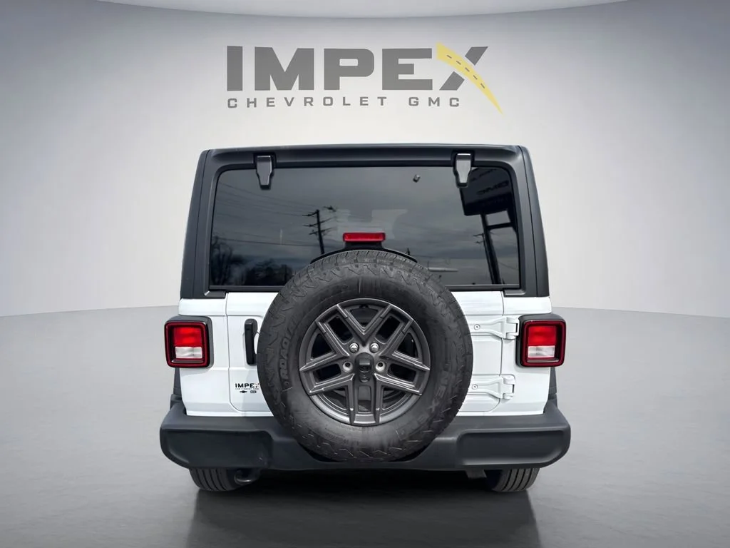 Used 2025 White Jeep Sport S image 4