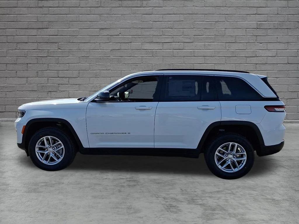 New 2026 Bright White Clearcoat Jeep Laredo X image 5