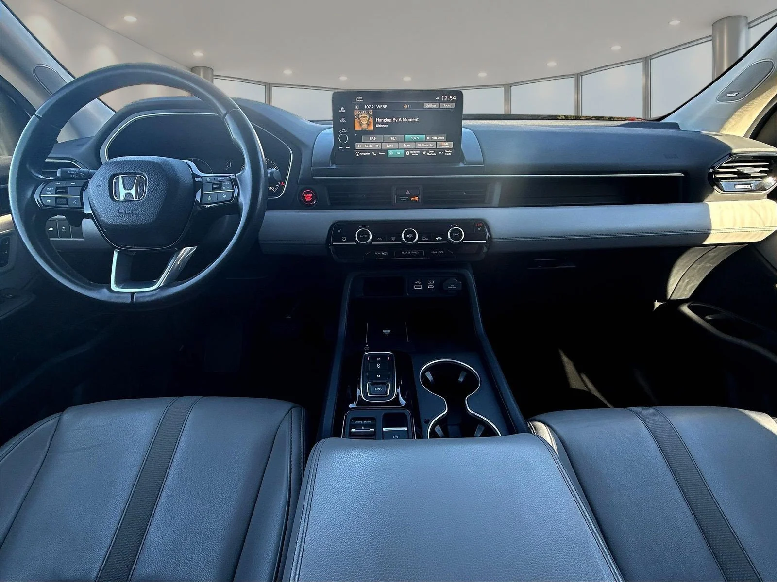 Used 2024 Lunar Silver Metallic Honda Touring image 11