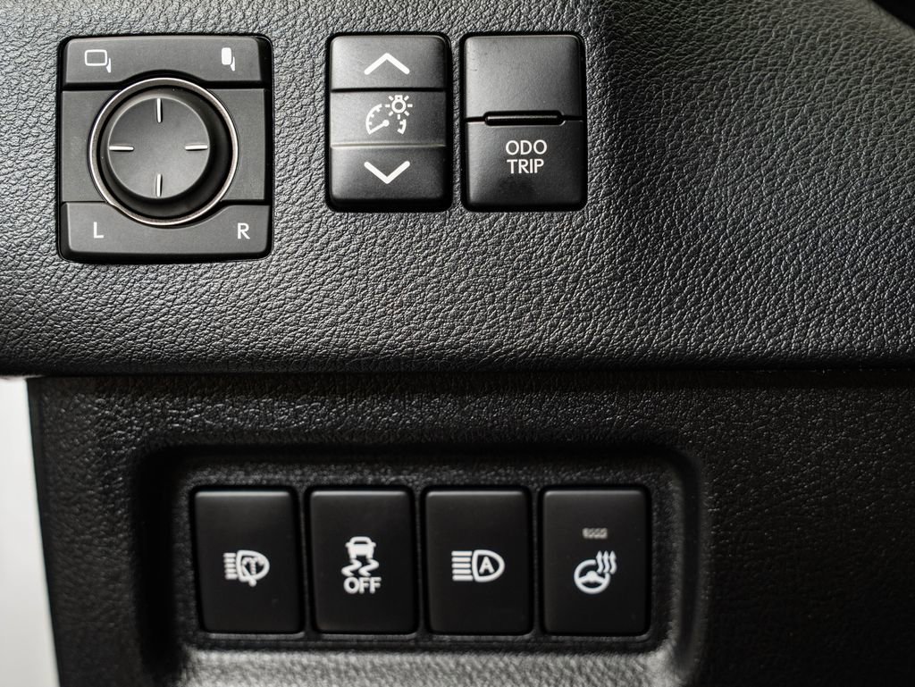 Used 2023 Atomic Silver Lexus 460 image 26