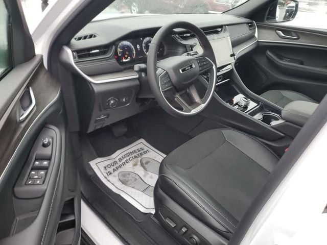 New 2026 Bright White Clear-Coat Exterior Paint Jeep Altitude image 12
